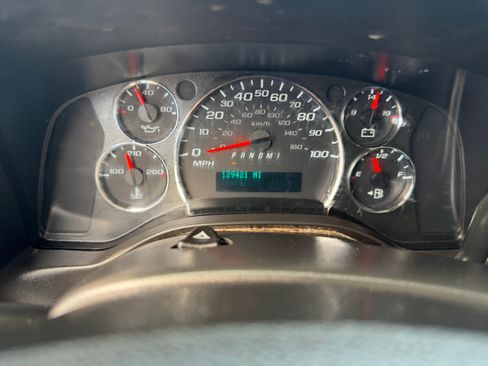 Used 2020 Chevrolet Express 2500 image 8