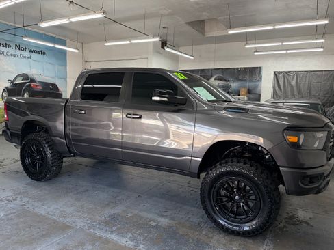 Used 2021 RAM 1500 2WD Crew Cab Big Horn image 9