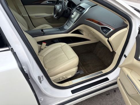 Used 2015 Lincoln MKZ Reserve image 7