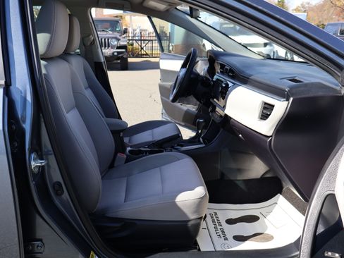 Used 2015 Toyota Corolla LE image 15