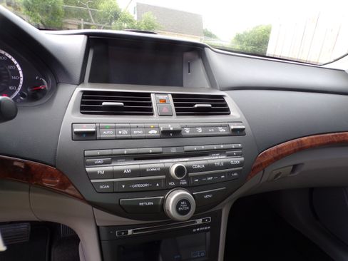 Used 2012 Honda Accord EX-L Sedan image 12