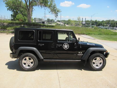 Used 2009 Jeep Wrangler 4WD Unlimited X image 10