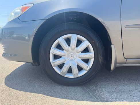 Used 2005 Toyota Camry LE FWD image 14