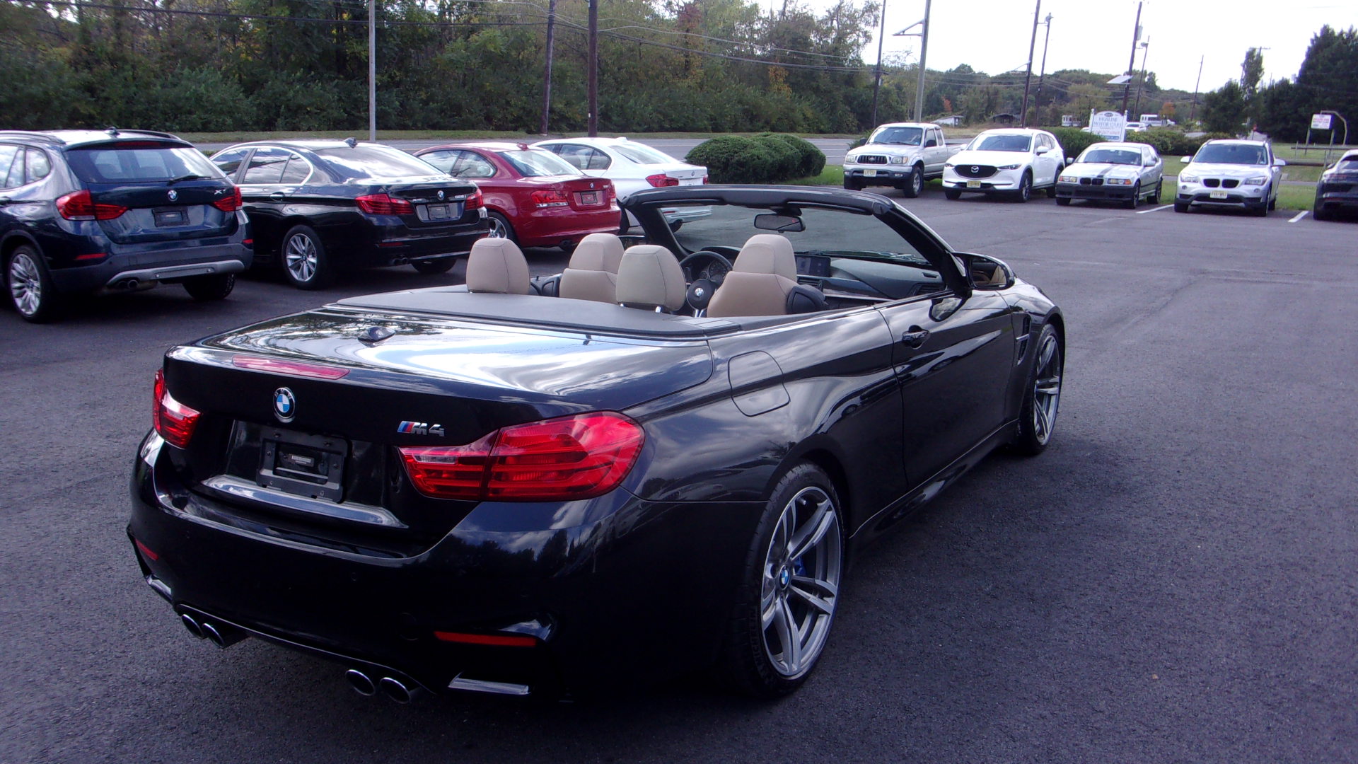 Used 2015 BMW M4 Convertible RWD image 11