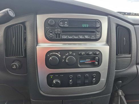 Used 2004 Dodge Ram 2500 Truck SLT image 9