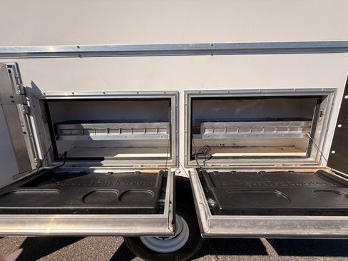 Used 2022 Ford E-350 and Econoline 350 image 25