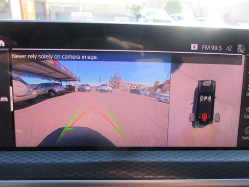 Used 2025 BMW X4 xDrive30i image 9