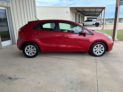 Used 2012 Kia Rio LX Hatchback FWD image 6