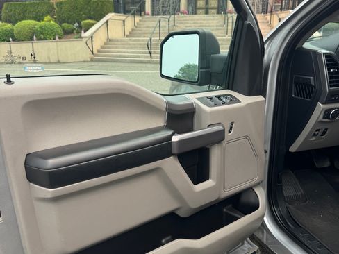 Used 2020 Ford F150 4x4 SuperCab XLT image 17