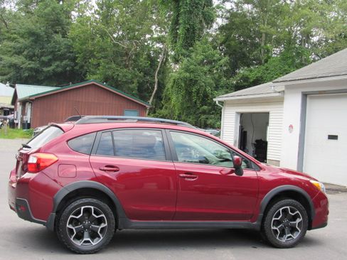 Used 2013 Subaru XV Crosstrek 2.0i Premium AWD/4WD image 10