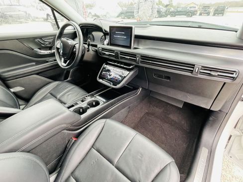 Used 2022 Lincoln Corsair image 16