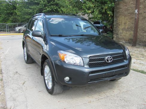 Used 2008 Toyota RAV4 4WD Sport image 2