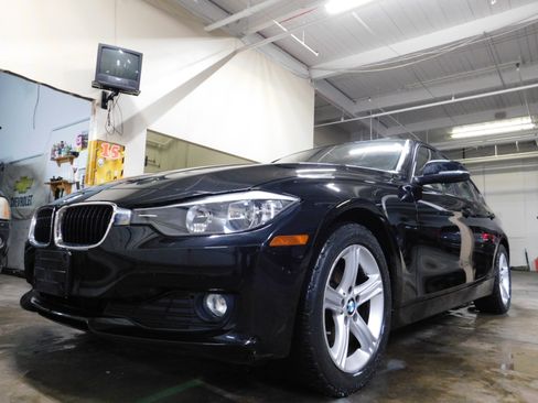 Used 2013 BMW 320i xDrive image 6