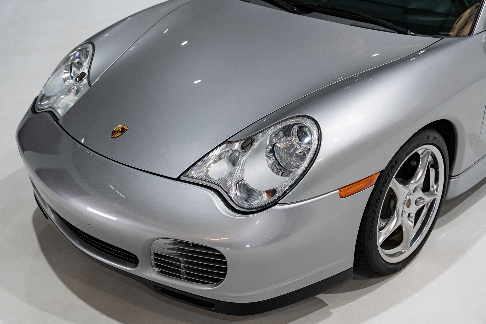 Used 2004 Porsche 911 40th Anniversary Coupe RWD image 33