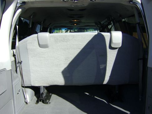 Used 2008 Ford E-350 and Econoline 350 XLT image 10