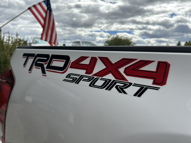 Used 2018 Toyota Tacoma 4x4 Double Cab image 10