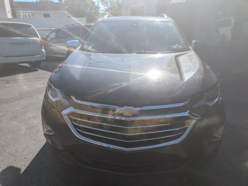 Used 2018 Chevrolet Equinox Premier image 3