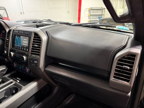 Used 2018 Ford F150 4x4 Crew Cab Raptor image 25