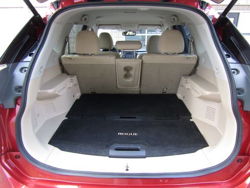 Used 2016 Nissan Rogue SV image 11