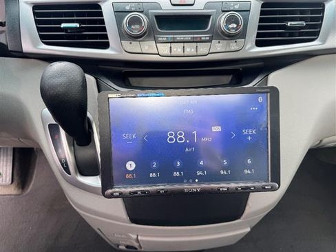 Used 2011 Honda Odyssey EX-L image 12