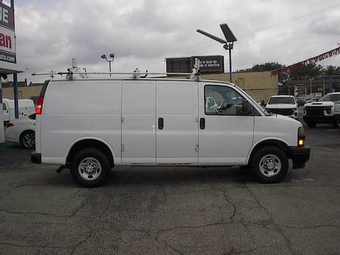 Used 2020 Chevrolet Express 3500 UNAVAIL RWD image 3