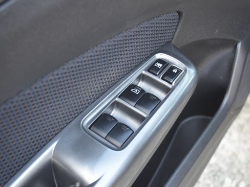 Used 2013 Subaru Forester 2.5X image 19