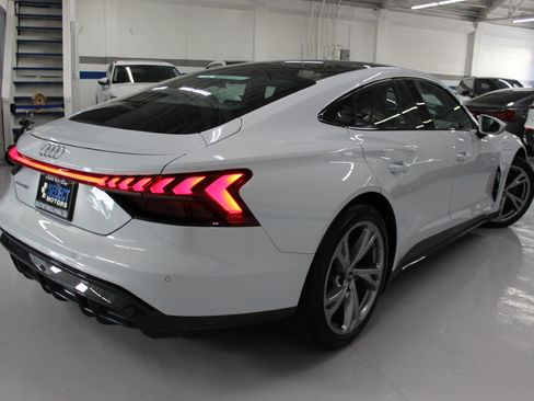 Used 2023 Audi e-tron GT Premium Plus image 7