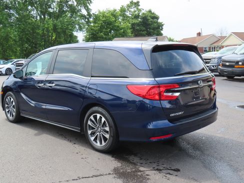 Used 2024 Honda Odyssey EX-L image 3