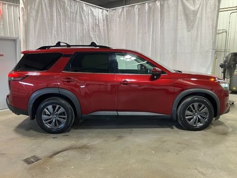Used 2022 Nissan Pathfinder SV image 32
