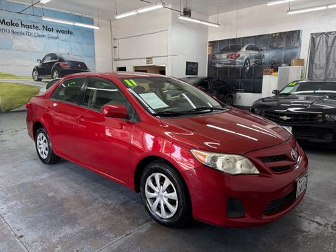 Used 2011 Toyota Corolla LE FWD image 12