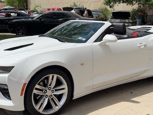 Used 2016 Chevrolet Camaro SS image 1