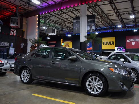 Used 2012 Toyota Camry XLE image 7