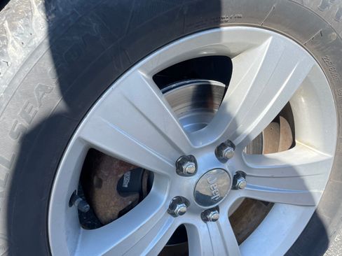 Used 2017 Jeep Compass Latitude image 3