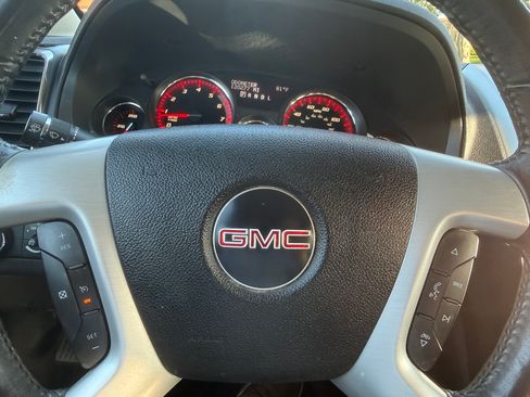 Used 2011 GMC Acadia SL image 16