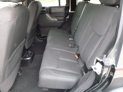 Used 2015 Jeep Wrangler Sport image 18