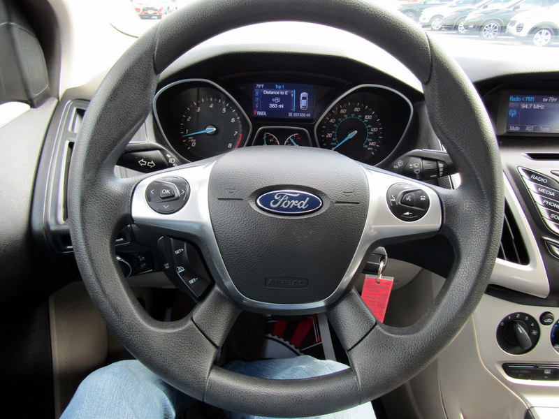 Used 2014 Ford Focus SE Sedan FWD image 19