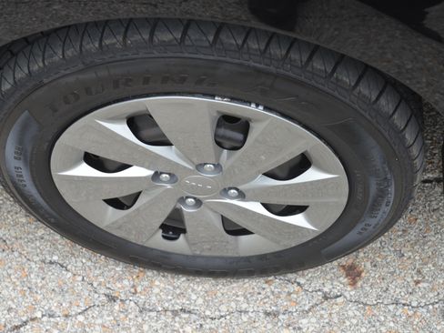 Used 2020 Kia Rio S Hatchback FWD image 23