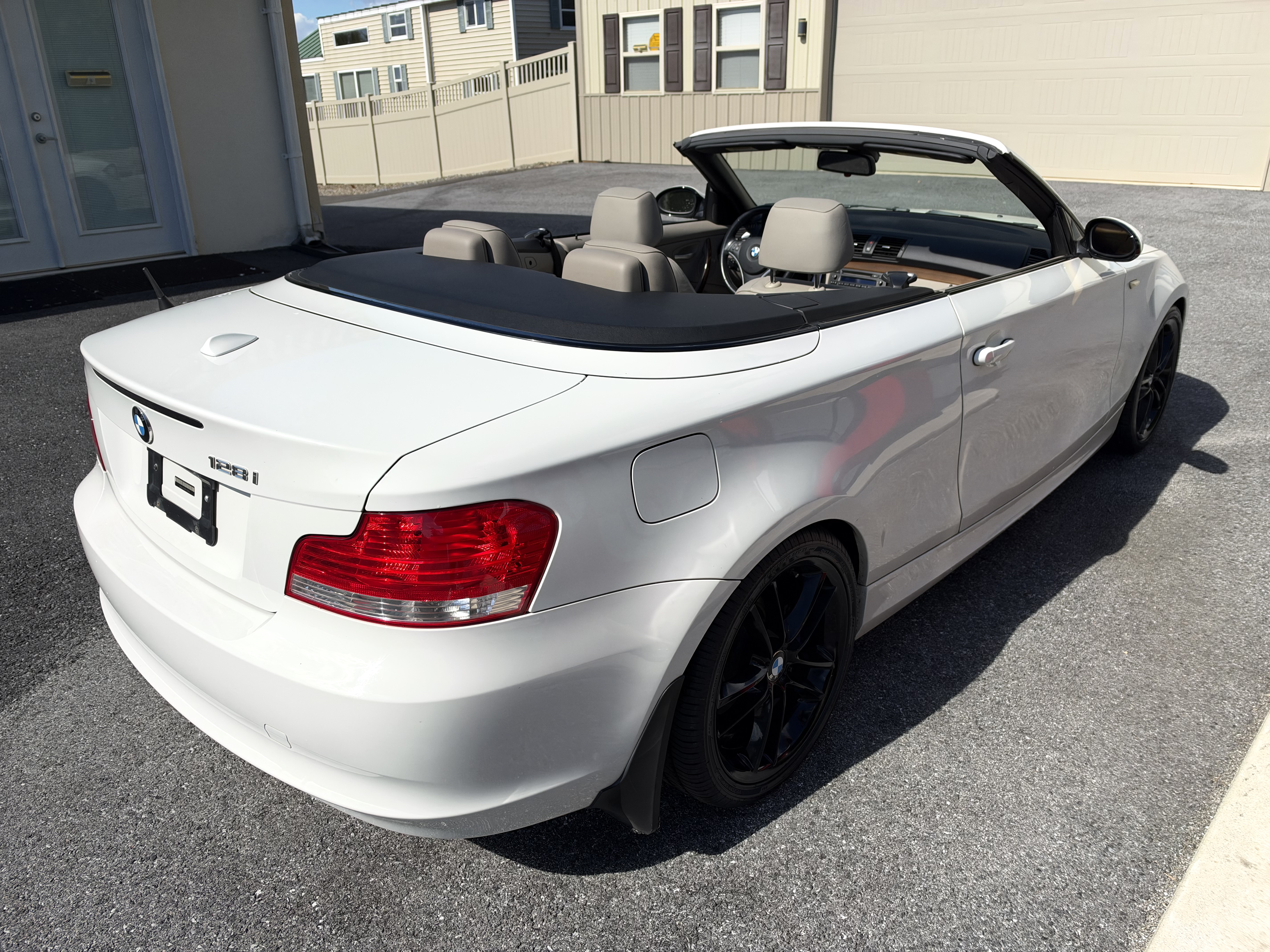Used 2009 BMW 128i Convertible RWD image 5