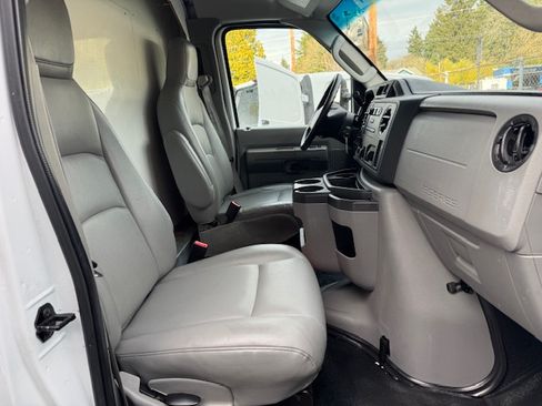 Used 2019 Ford E-350 and Econoline 350 image 17