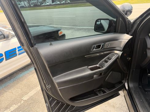 Used 2017 Ford Explorer 4WD Police Interceptor image 12