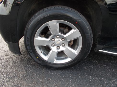 Used 2017 Chevrolet Suburban Premier image 10