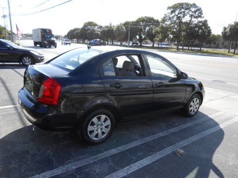 Used 2008 Hyundai Accent GL image 4