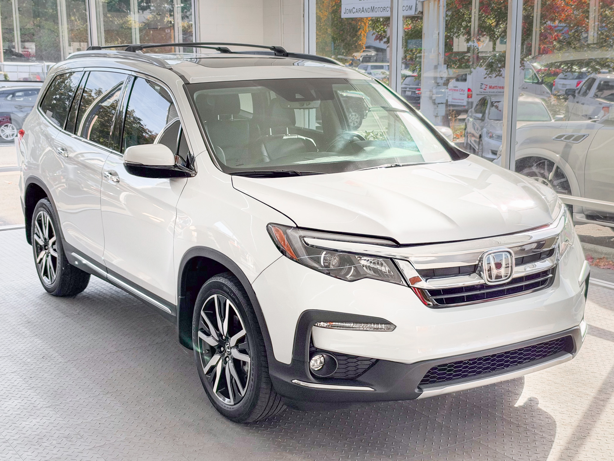Used 2022 Honda Pilot AWD Touring image 1