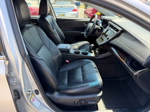 Used 2013 Toyota Avalon Limited FWD image 19