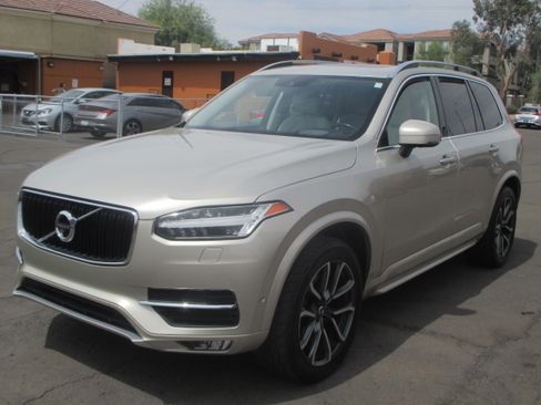 Used 2016 Volvo XC90 T6 Momentum image 21
