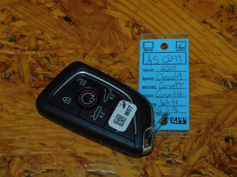 Used 2025 Chevrolet Corvette E-Ray Convertible w/ 3LZ AWD/4WD image 38