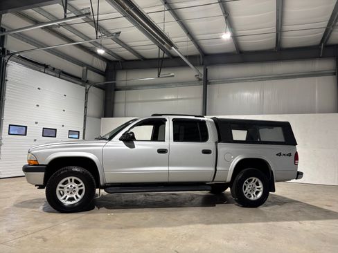 Used 2003 Dodge Dakota SXT image 2