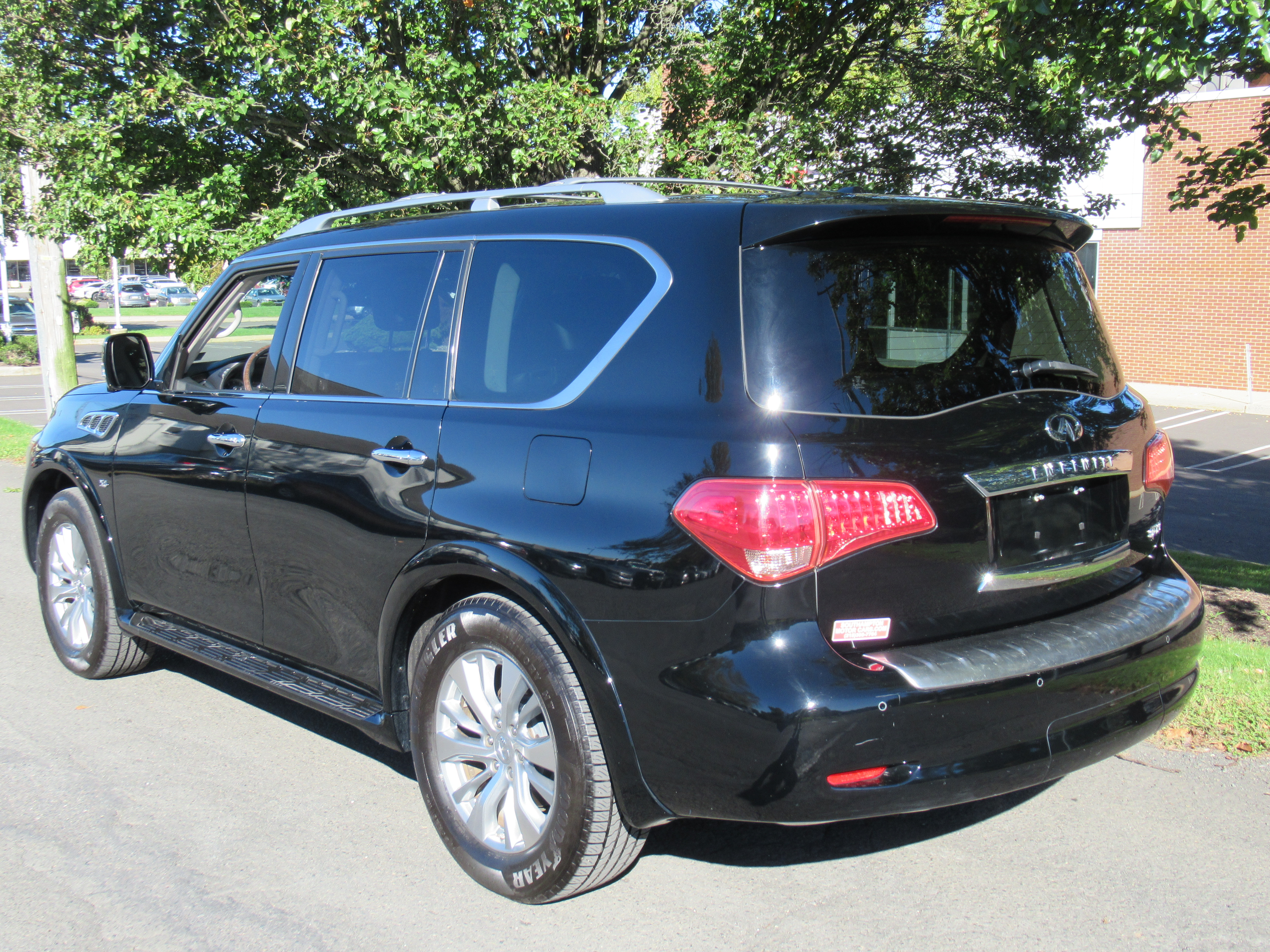 Used 2017 INFINITI QX80 4WD image 6