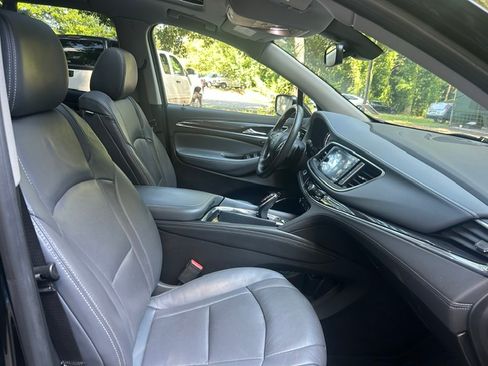 Used 2018 Buick Enclave FWD Premium image 27