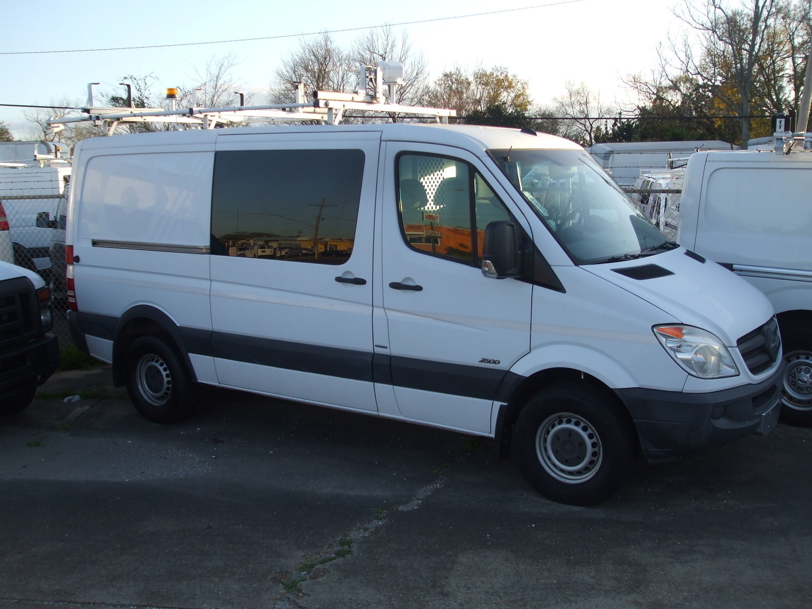 Used 2013 Mercedes-Benz Sprinter 2500 144 image 2